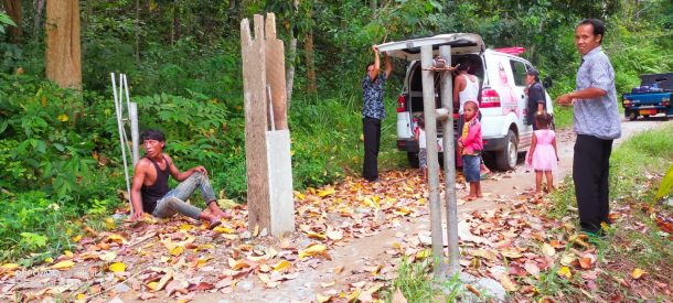 Warga Dusun Umbarliyoh Keluhkan Jalan Diportal